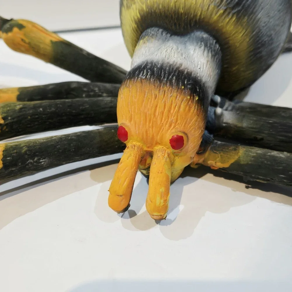 3 Giant Joro Spiders & 2 Tarantulas Ashland Halloween Rubber Decorations New!